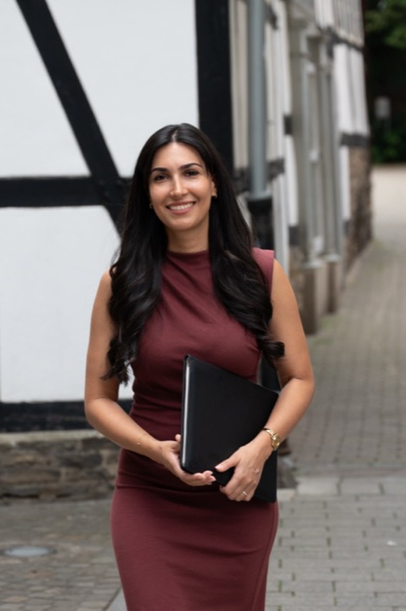Yasmin Erdogan, Geschäftsführerin & Immobilienmaklerin bei 4West